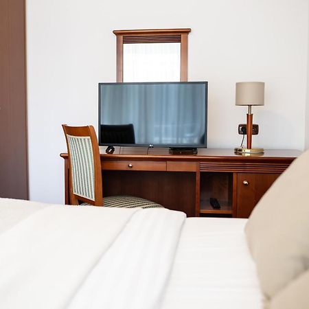 Hotel Zvezda Мурска-Собота Экстерьер фото