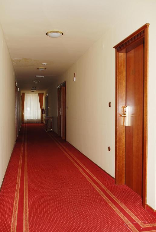 Hotel Zvezda Мурска-Собота Экстерьер фото